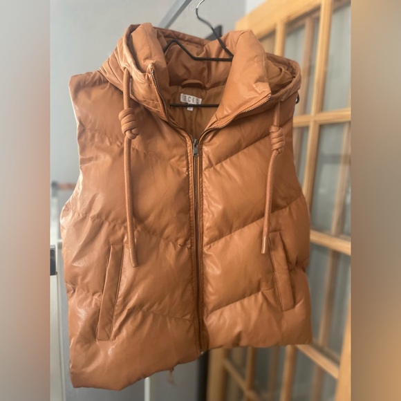 Tan Puffer Vest with Hood - Picture 3 of 3